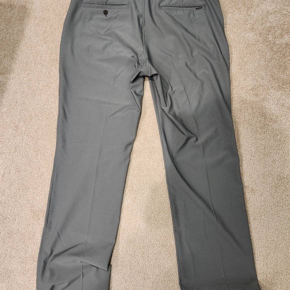 Greg Norman Grey ML75 Microlux Golf Pants Size 34/32- Like New! - Picture 5 of 7